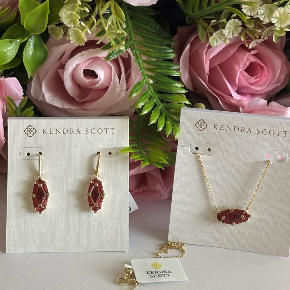NWT Kendra Scott Set of Lindy Rae Lee Drop Earrings + Lindy Rae Elisa Necklace